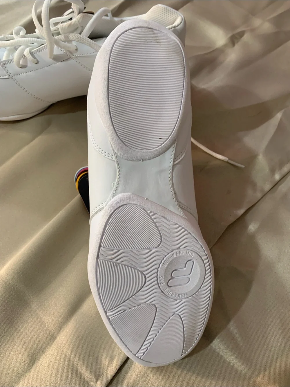 Fila Men's White Athletic Sneakers b1/2